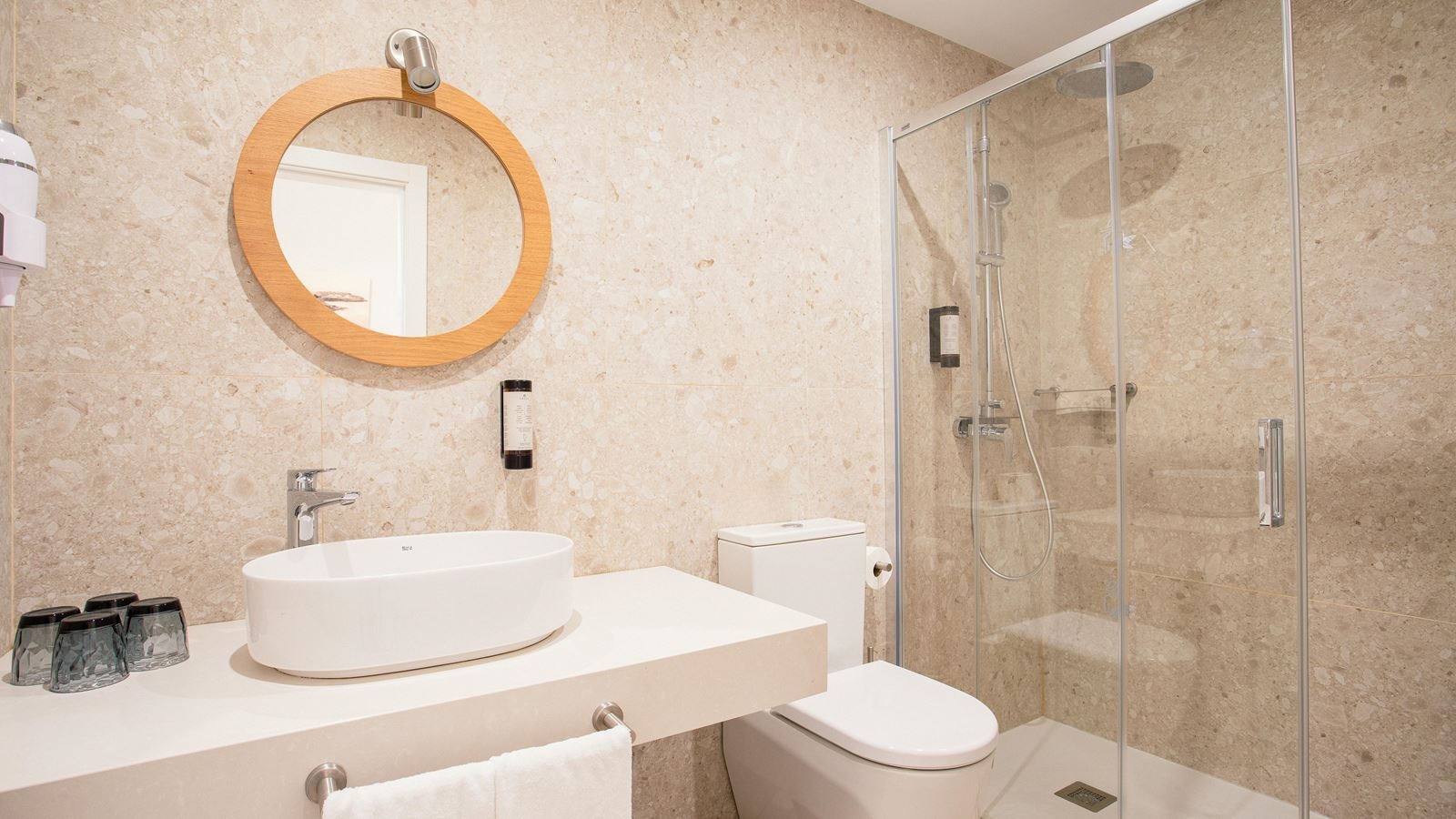 rooms-ocean-front-holiday-home-3-bedrooms-with-terrace