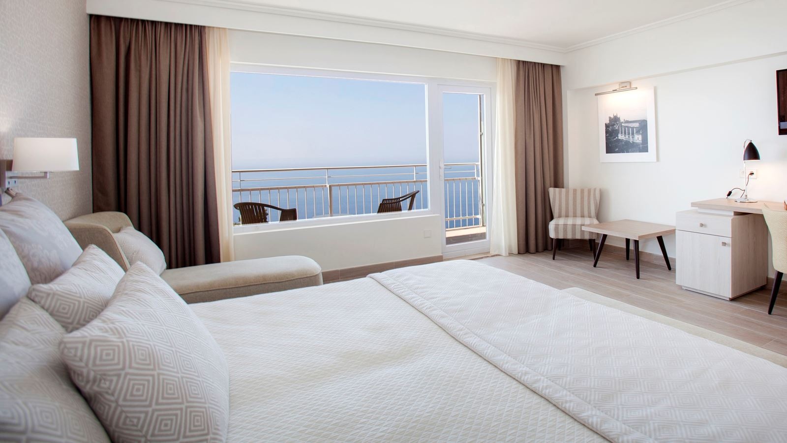 rooms-double-superior-sea-view-balcony