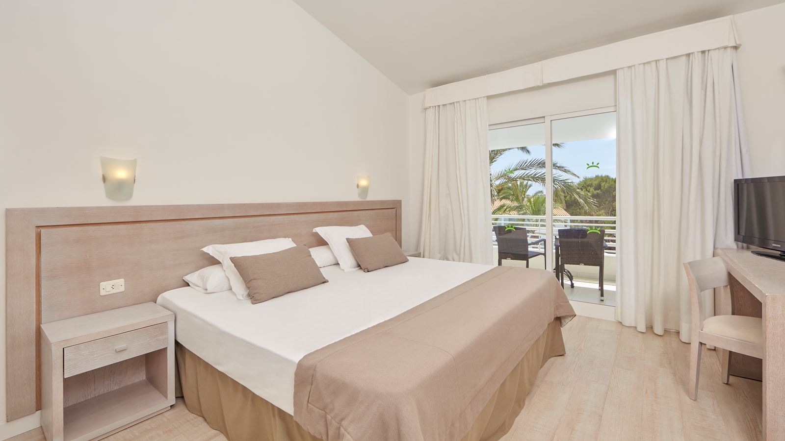 rooms-d2b-double-standard-balcony-or-terrace