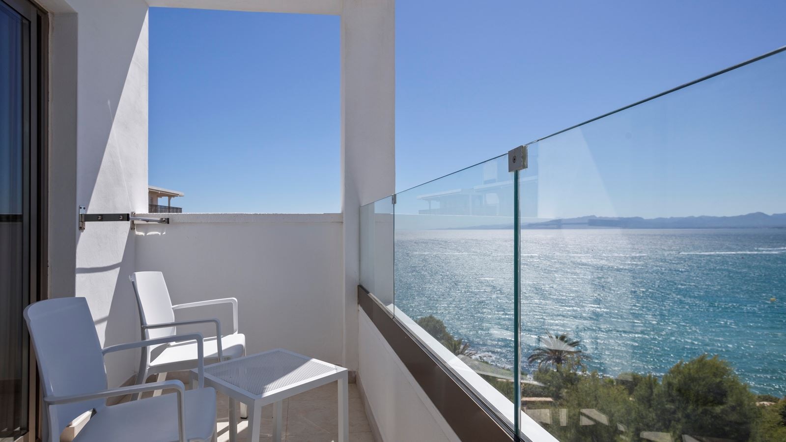 rooms-double-standard-sea-view-with-balcony-or-terrace