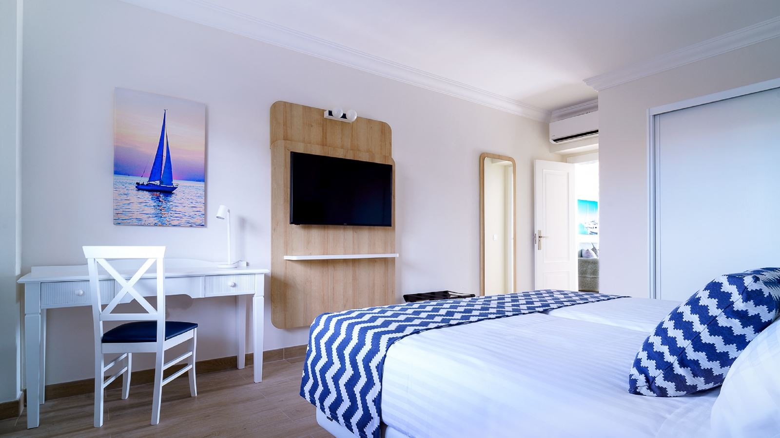 rooms-one-bedroom-apartment-balcony