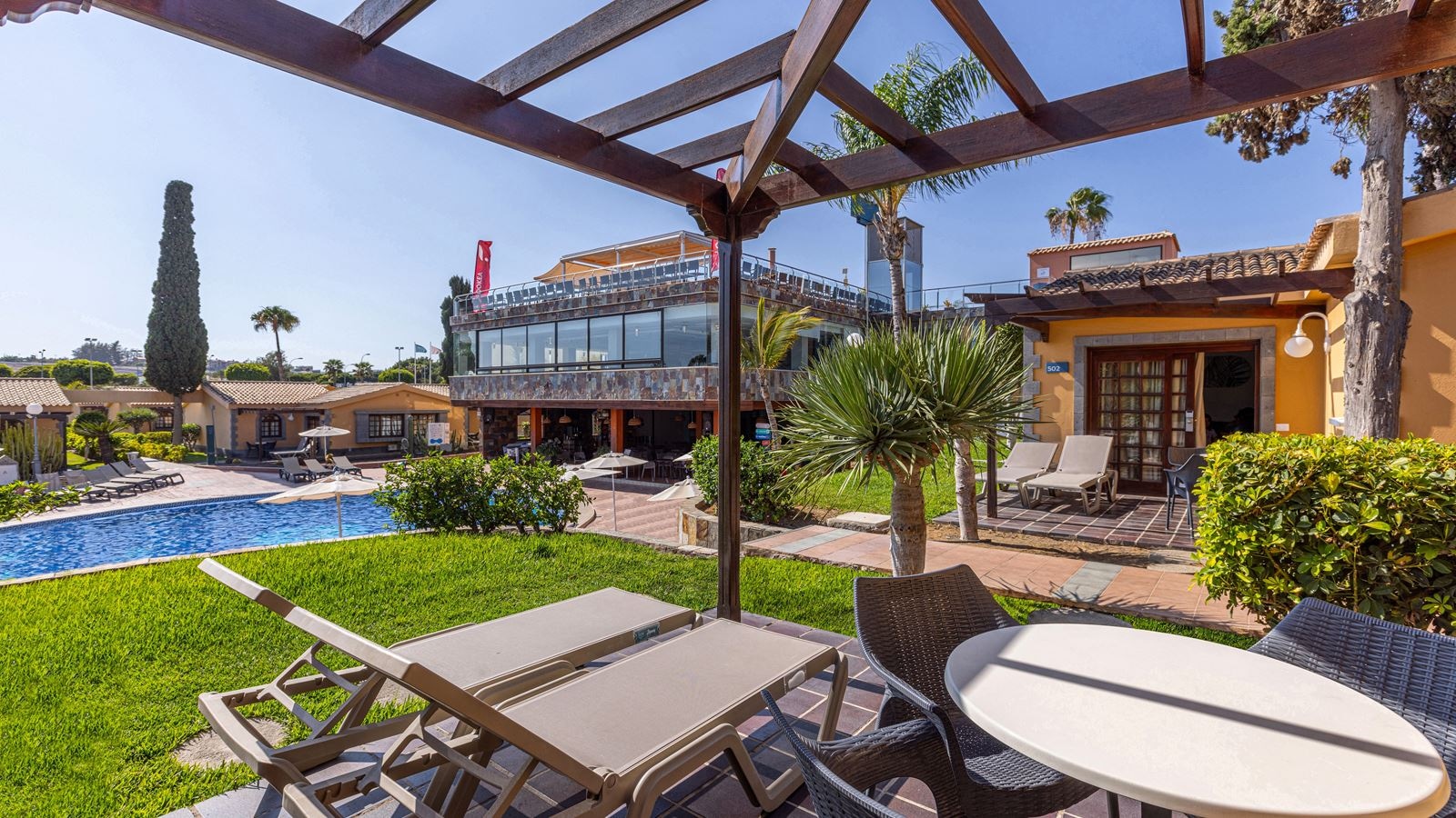 rooms-2-bedrooms-bungalow-with-terrace