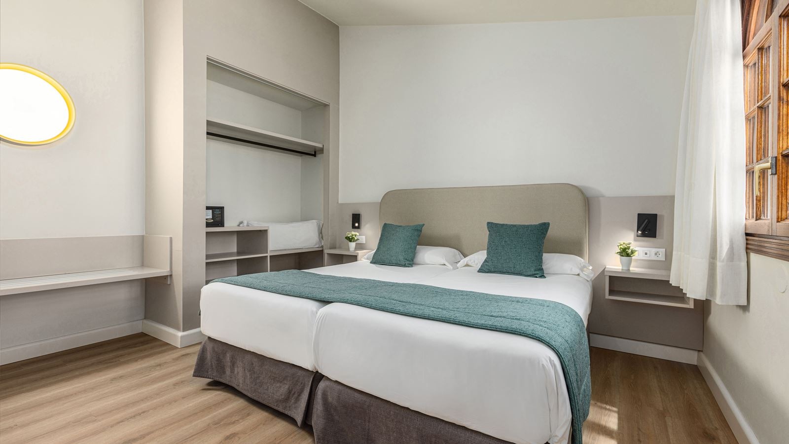 rooms-family-bungalow-1-bedroom-pool-view-with-terrace