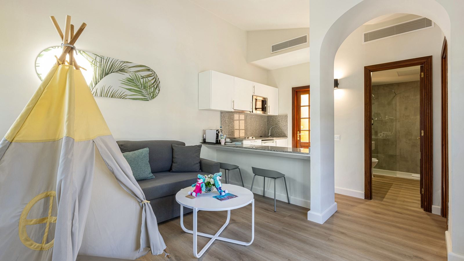 rooms-family-bungalow-1-bedroom-pool-view-with-terrace