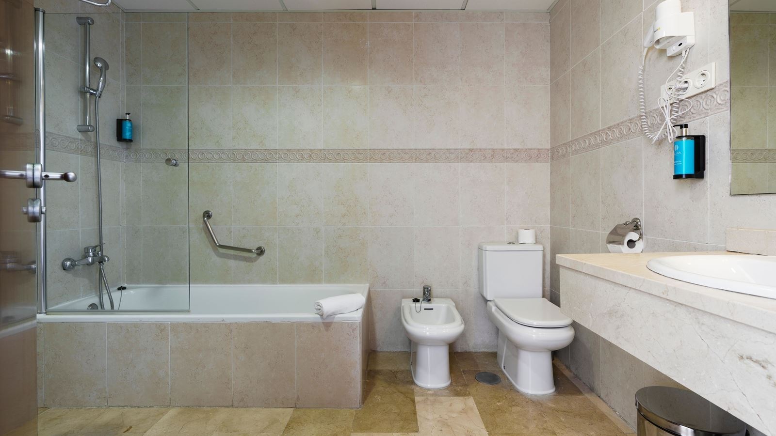 rooms-double-superior-balcony-or-terrace