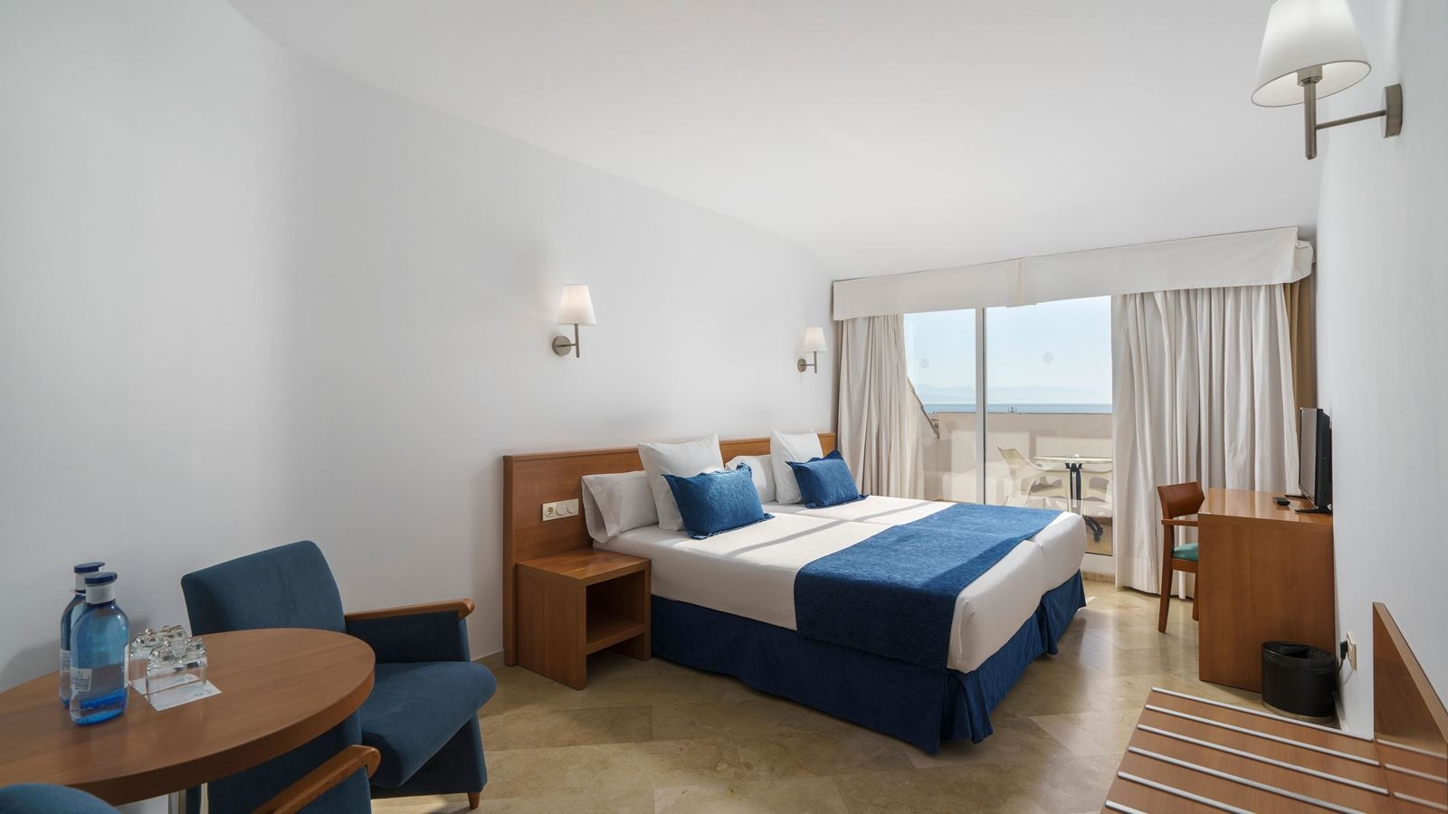 rooms-double-superior-balcony-or-terrace