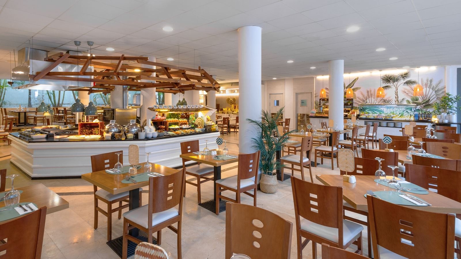 restaurants-main-building