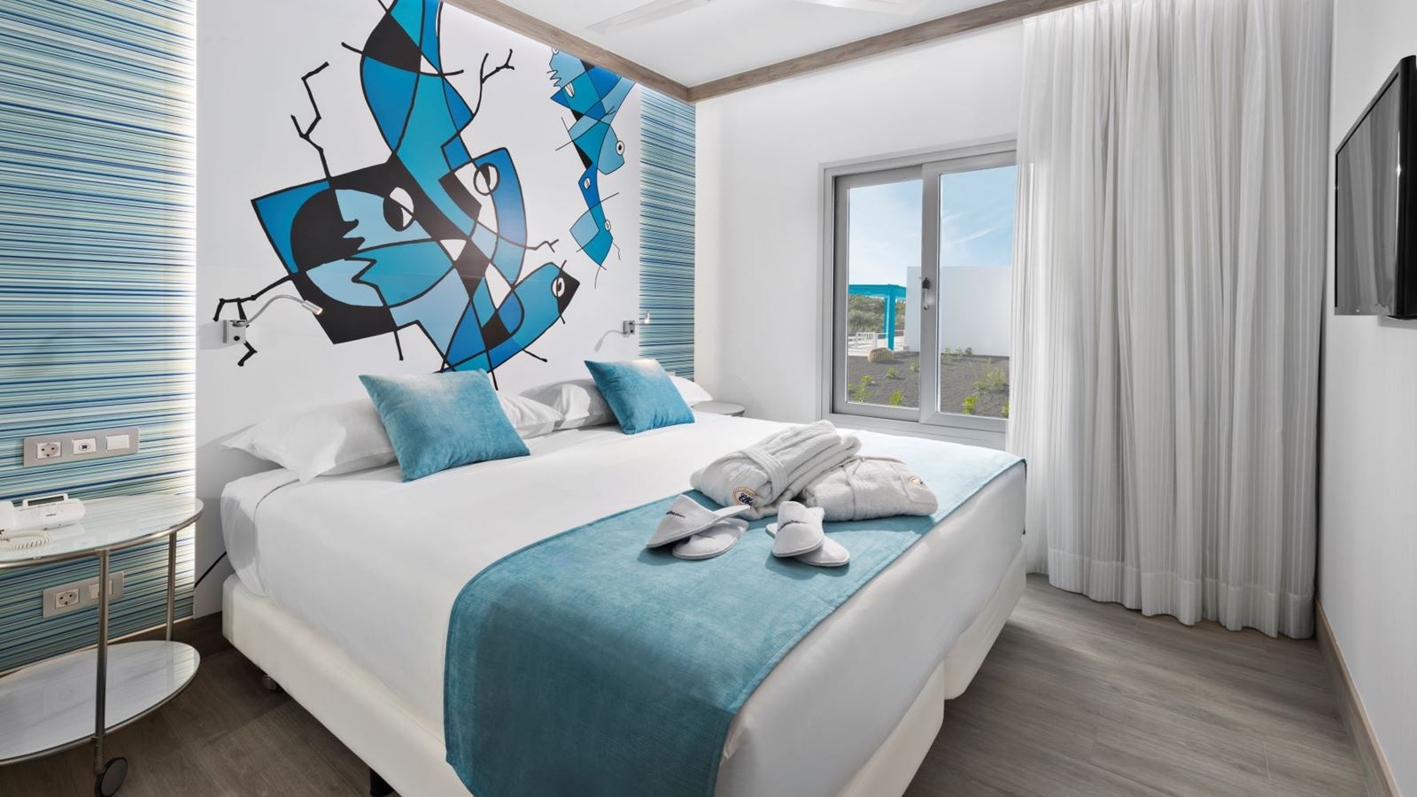 rooms-suite-garden-view