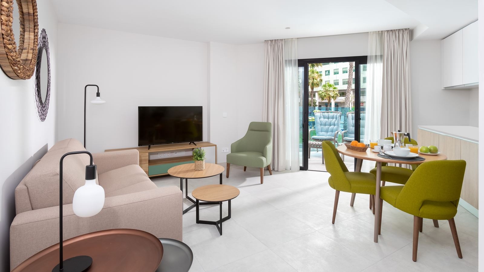 rooms-apartment-1-bedroom-balcony