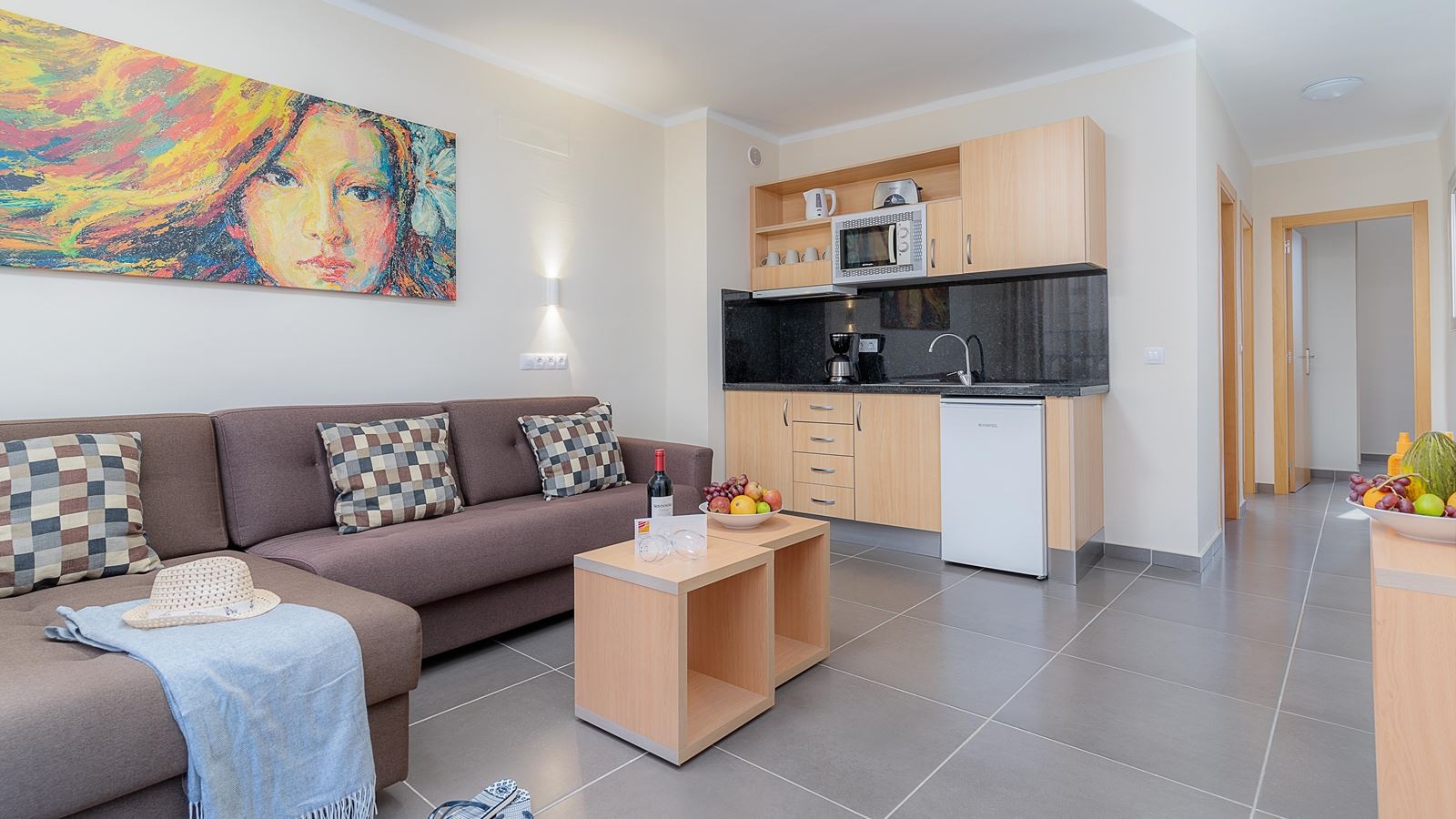 rooms-apartment-2-bedrooms-premium-balcony-or-terrace