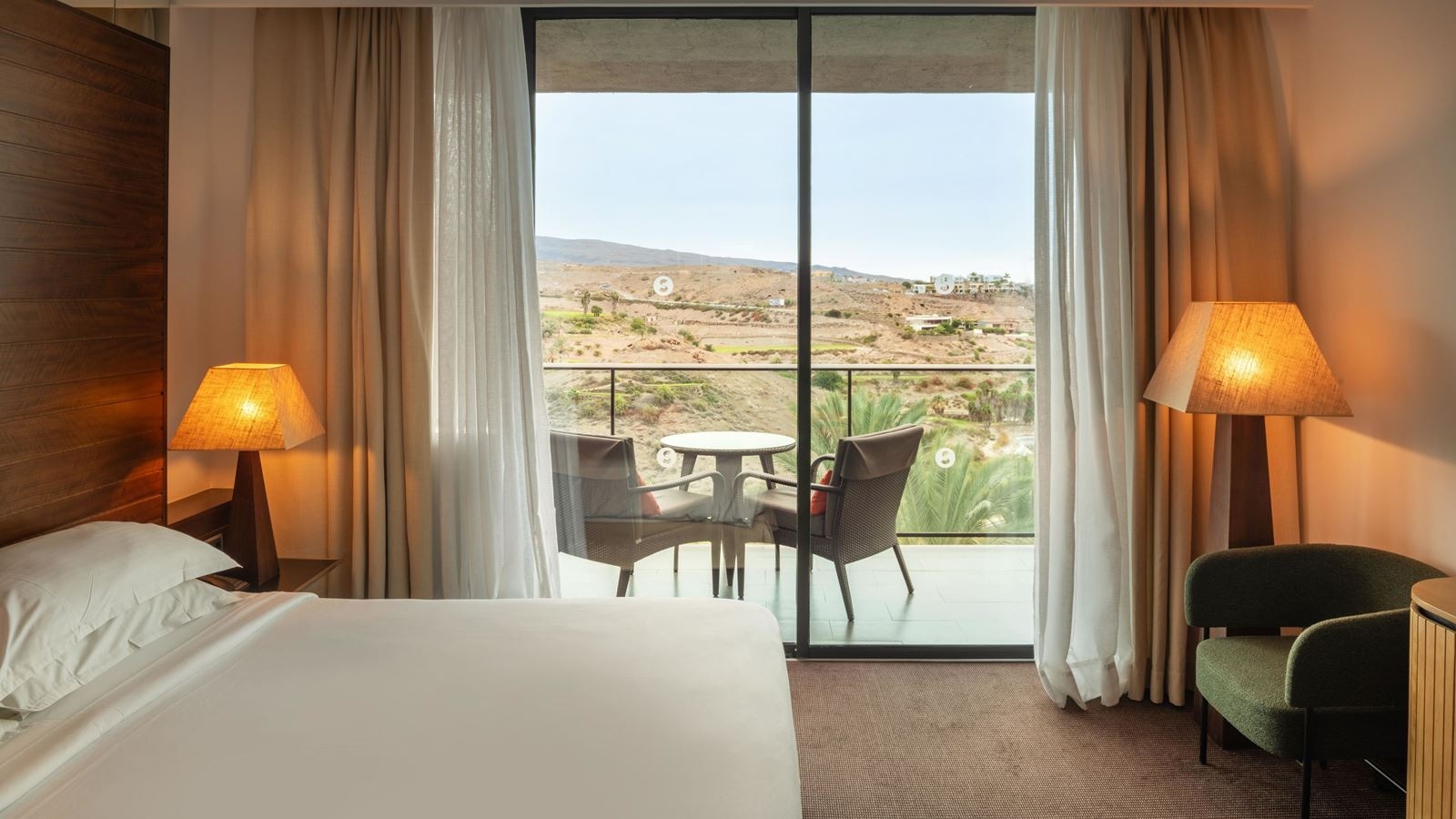 rooms-suite-mountain-view-with-balcony-or-terrace