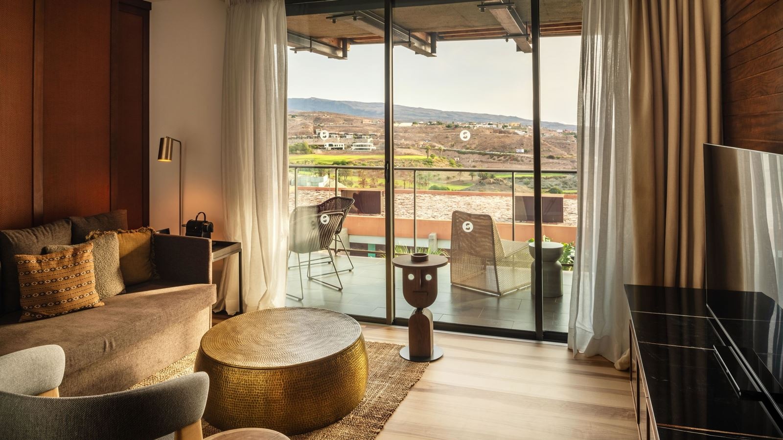 rooms-deluxe-suite-with-mountaingolf-view-balcony-or-terrace