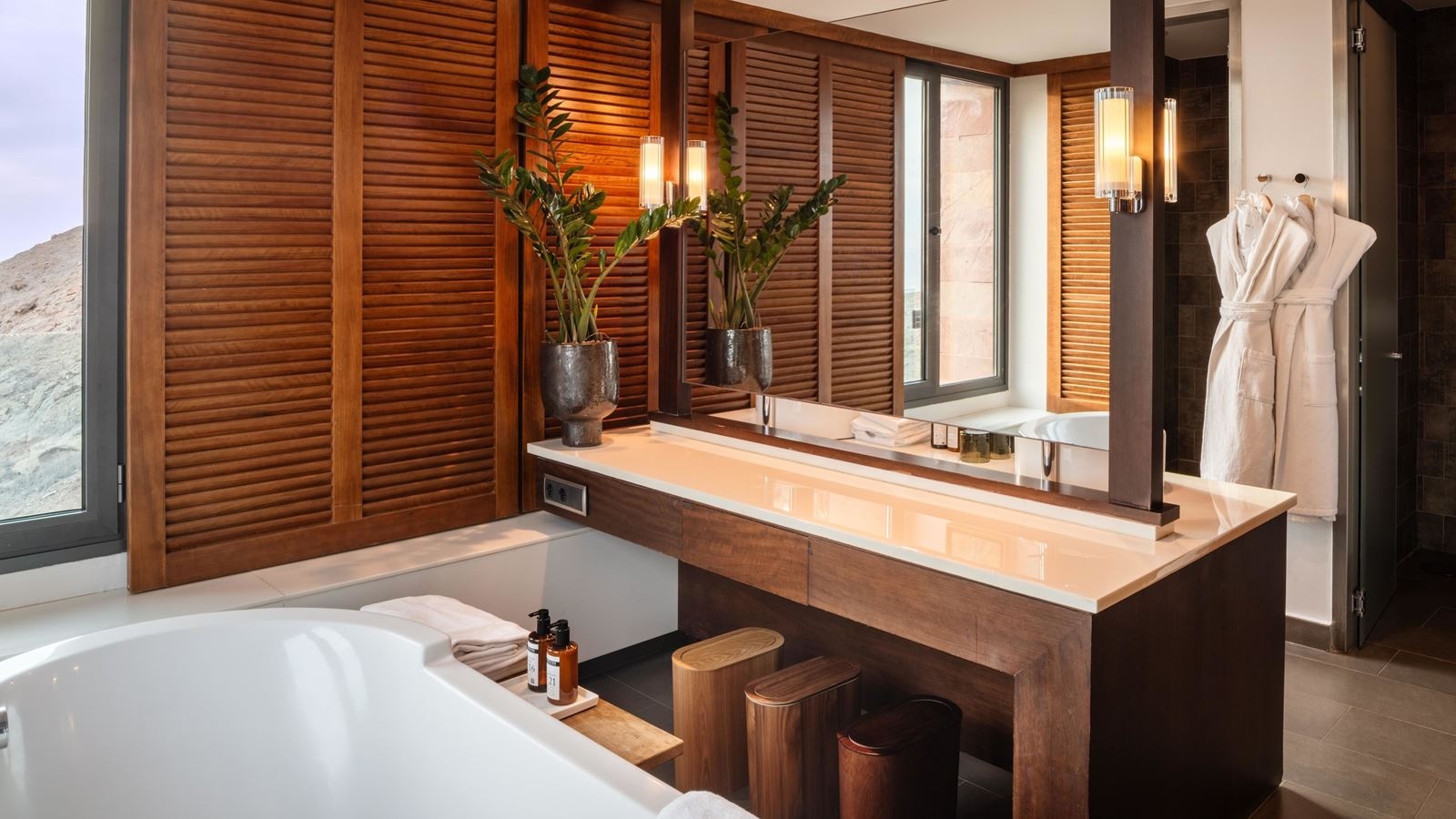 rooms-deluxe-suite-with-mountaingolf-view-balcony-or-terrace