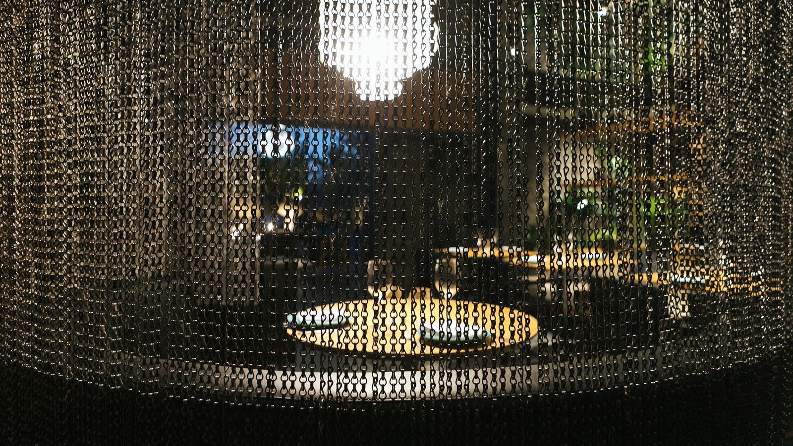 restaurants-sens-kitchen-patio-garden