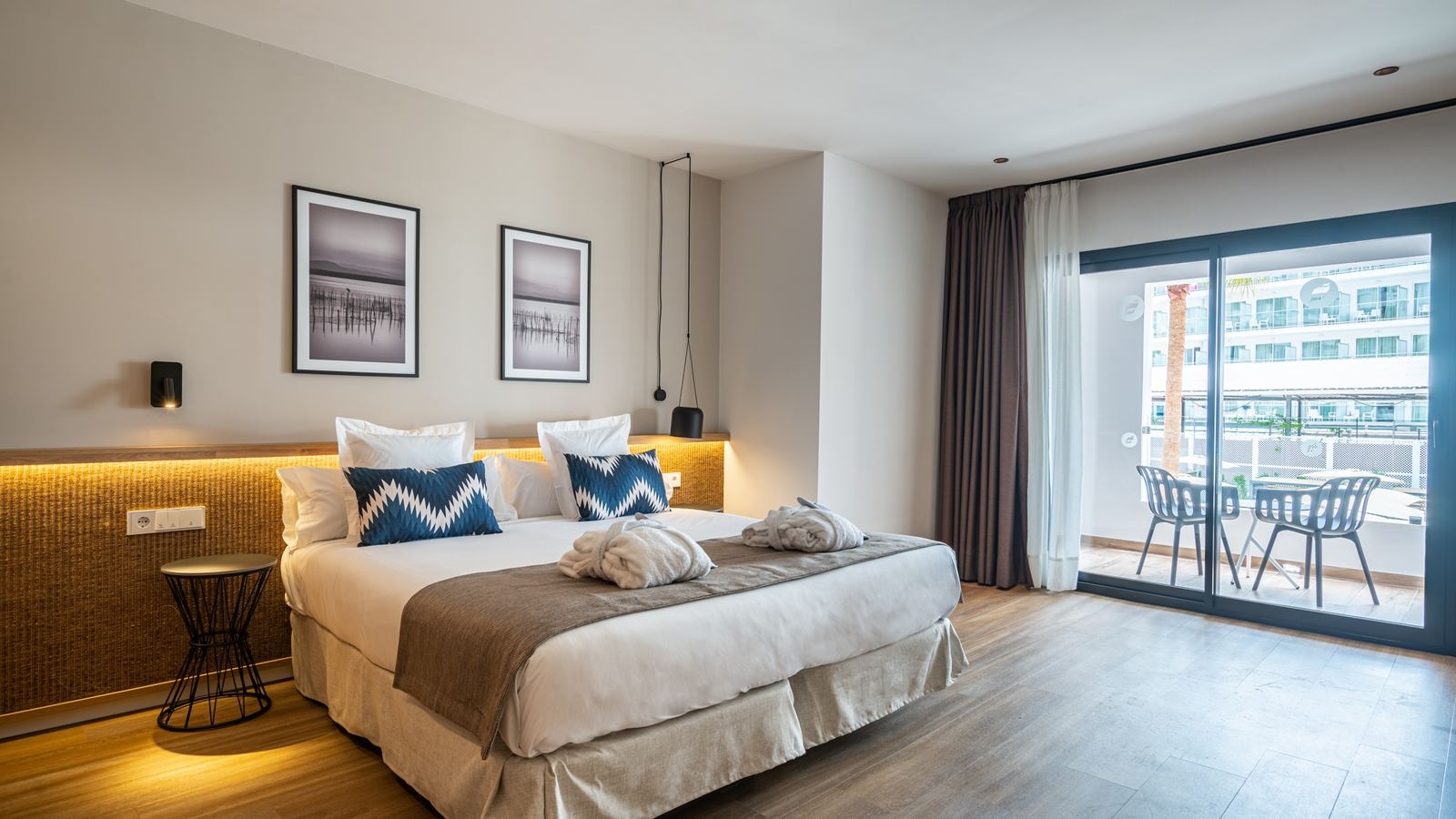 rooms-suite-balcony-or-terrace