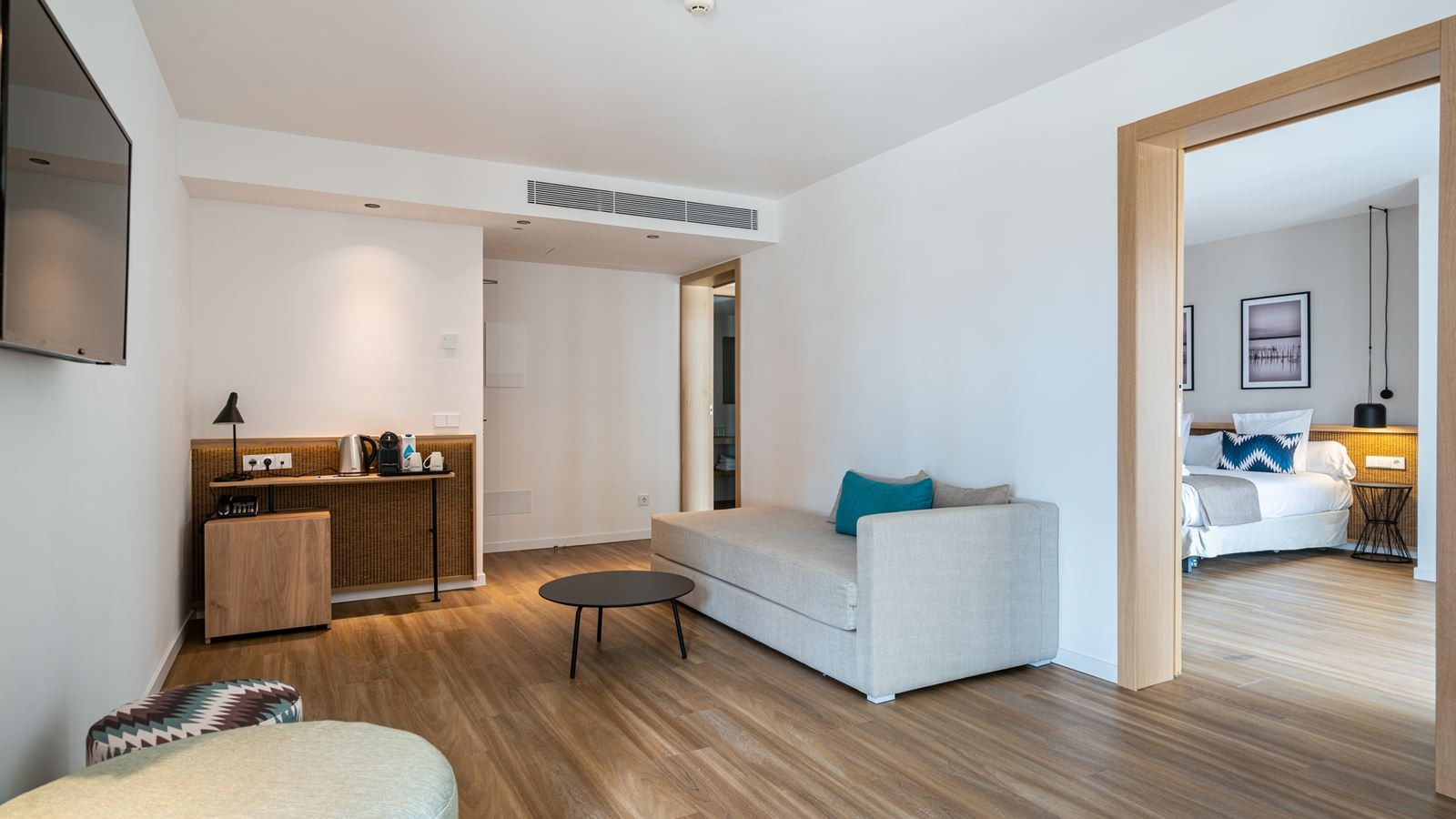 rooms-suite-balcony-or-terrace