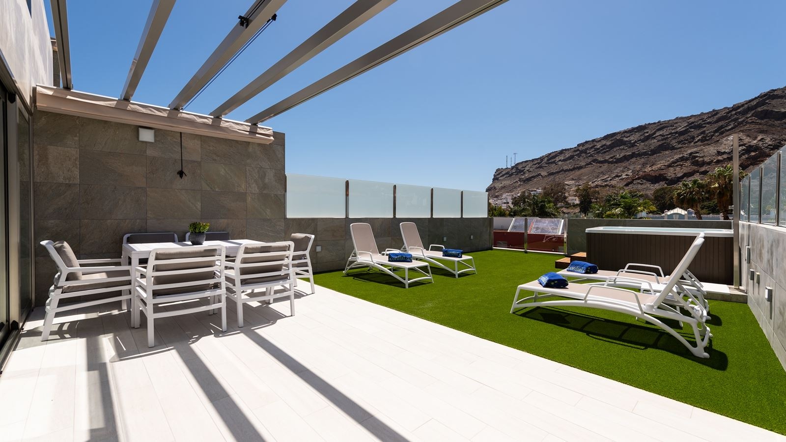 rooms-app2-holiday-home-two-bedrooms-superior-with-private-jacuzzi-with-terrace