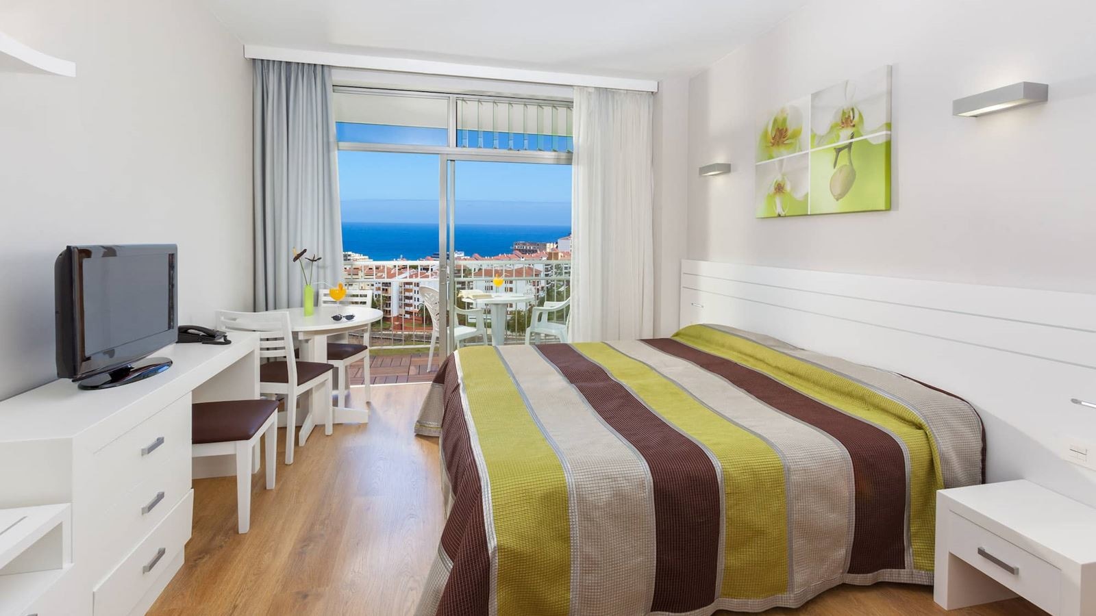 rooms-studio-superior-eden-luz-4th-or-5th-floor-balcony-or-terrace