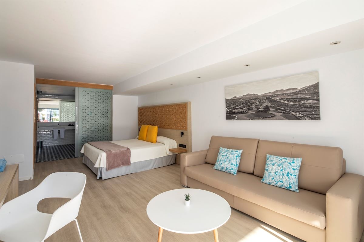 rooms-junior-suite-with-terrace-or-balcony