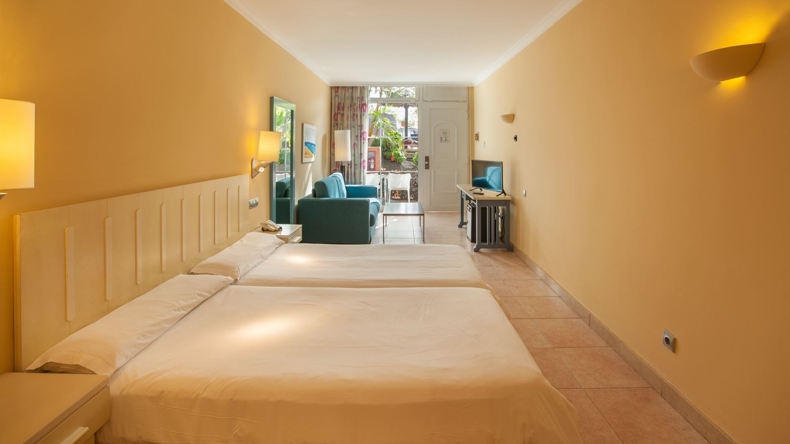 rooms-dfav-double-family-view-terrace