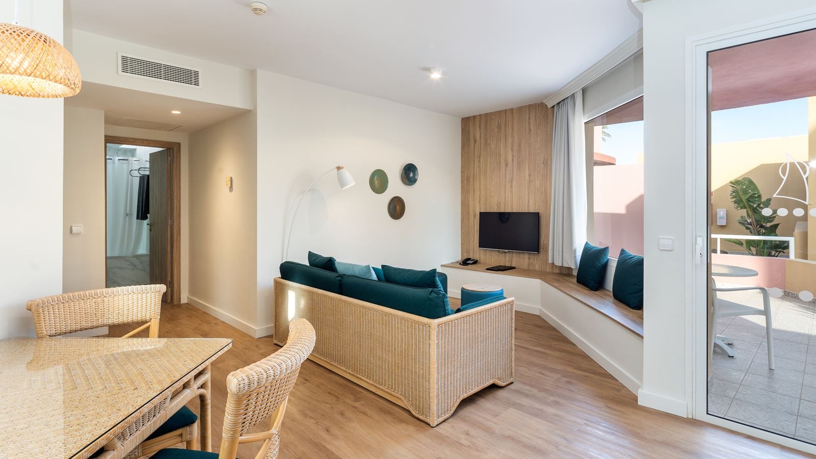 rooms-junior-suite-js