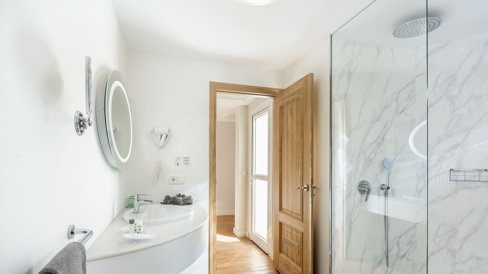 rooms-junior-suite-sea-view-js-sv