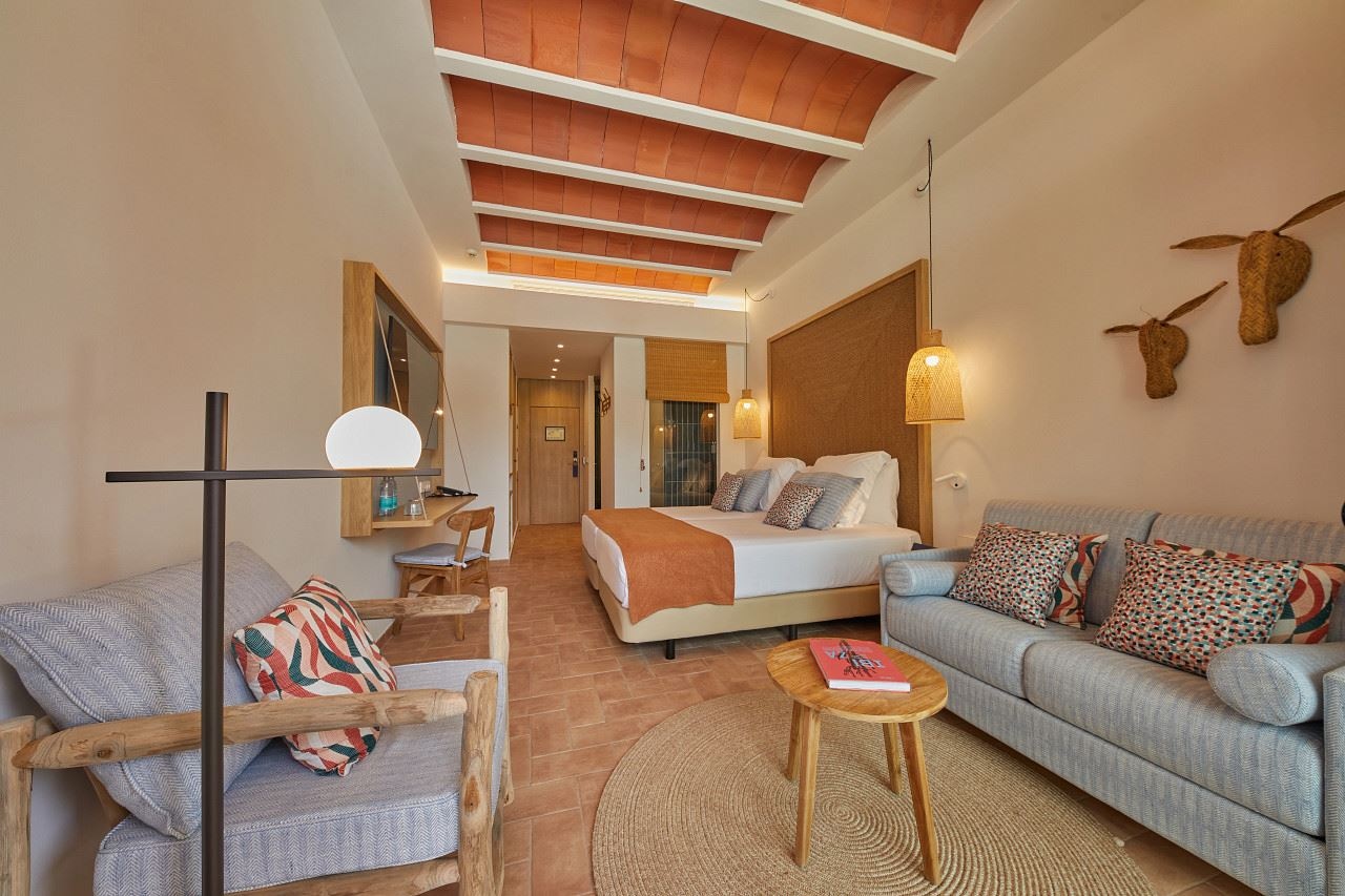 rooms-deluxe-sea-view-balcony-or-terrace