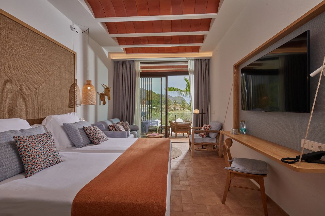 rooms-deluxe-sea-view-balcony-or-terrace