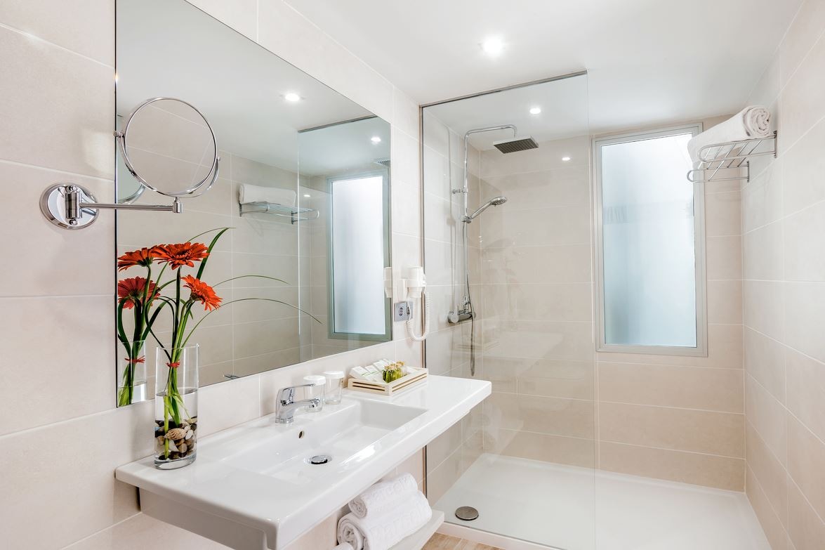 rooms-suite-balcony-or-terrace