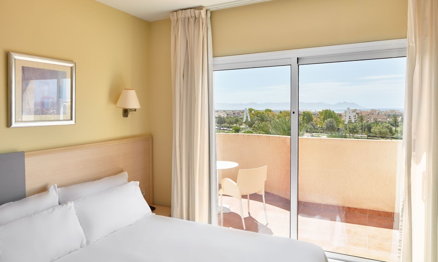 rooms-double-room-balcony-or-terrace