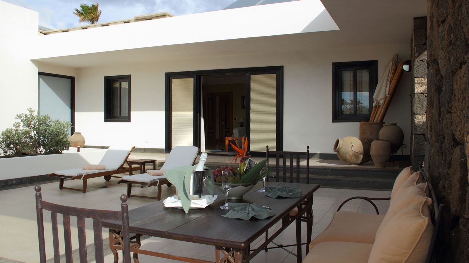 rooms-double-superior-room-balcony-or-terrace