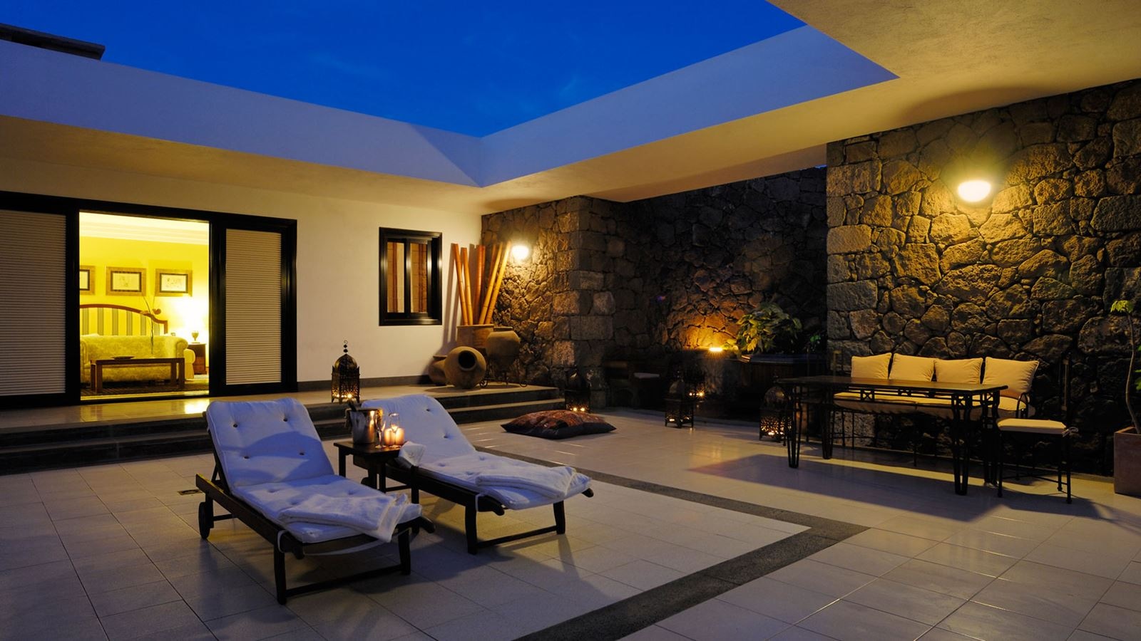 rooms-double-superior-room-balcony-or-terrace