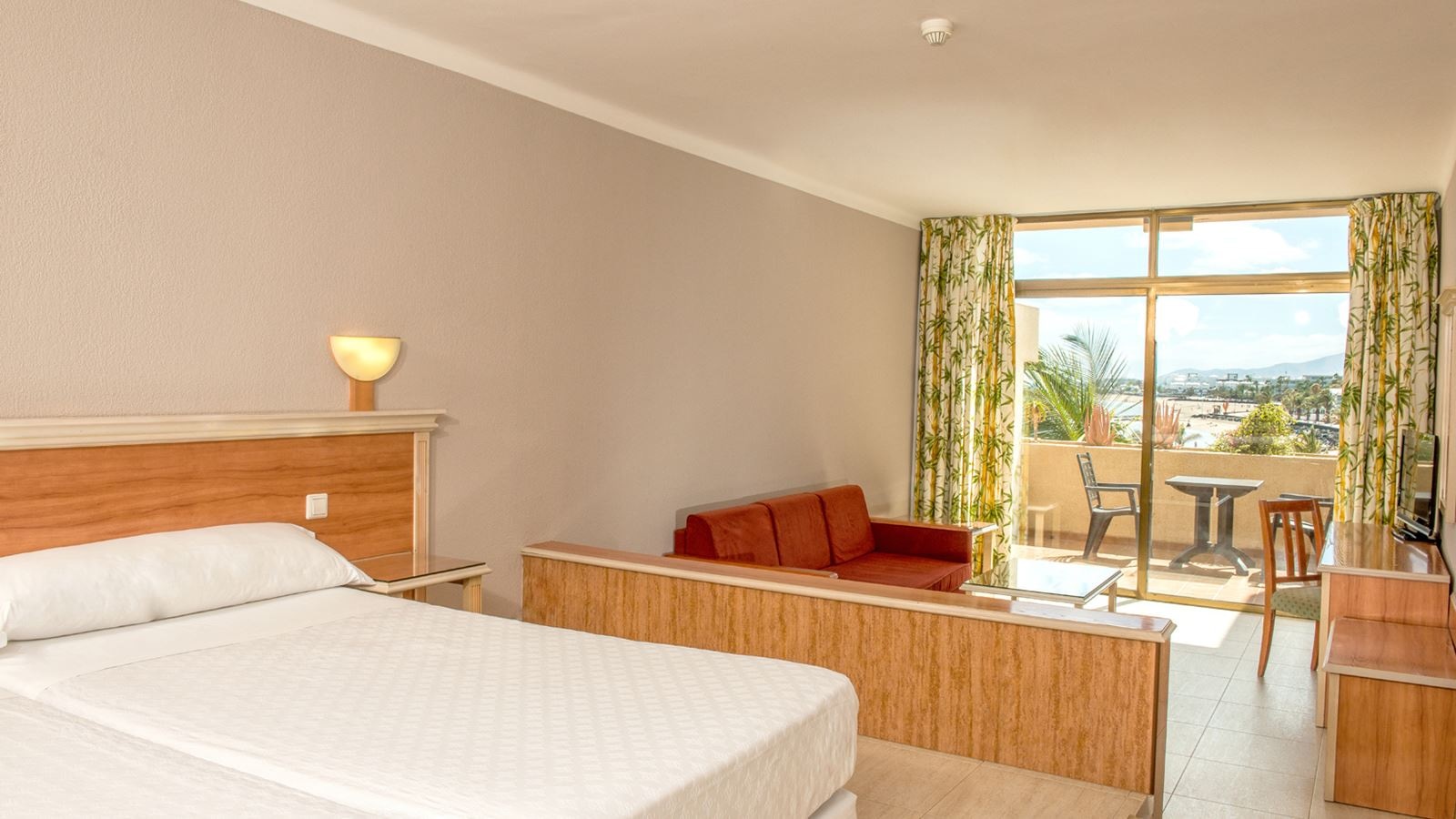 rooms-twin-room-sea-view-with-balcony-or-terrace