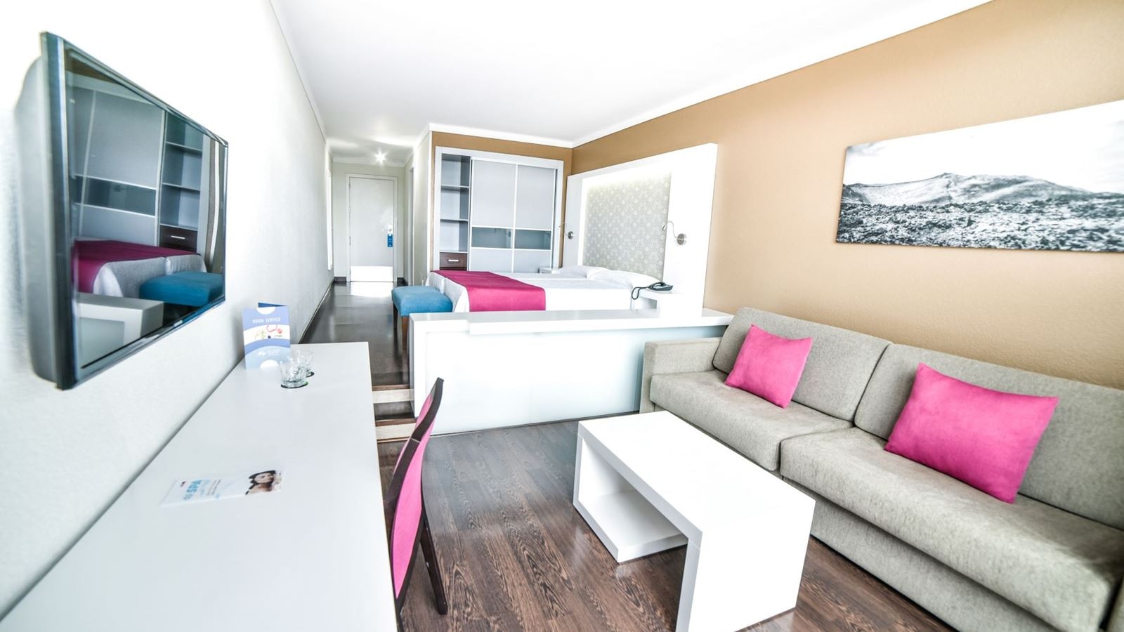 rooms-superior-sea-view-room-renovated-with-balcony-or-terrace