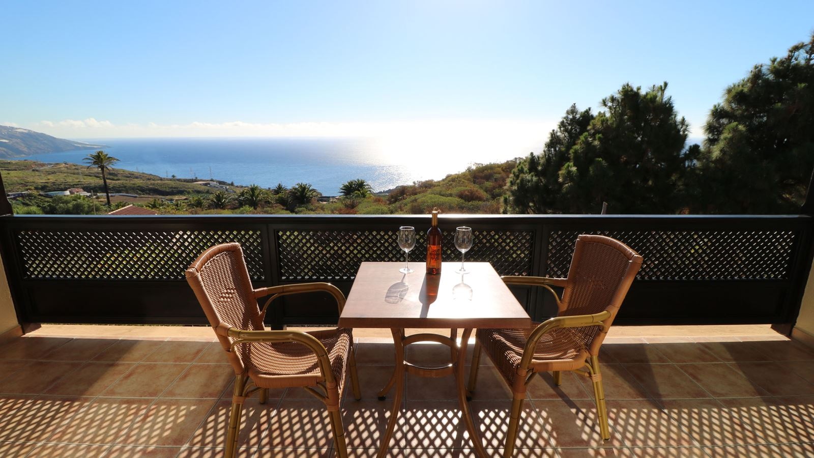 rooms-studio-balconyterrace