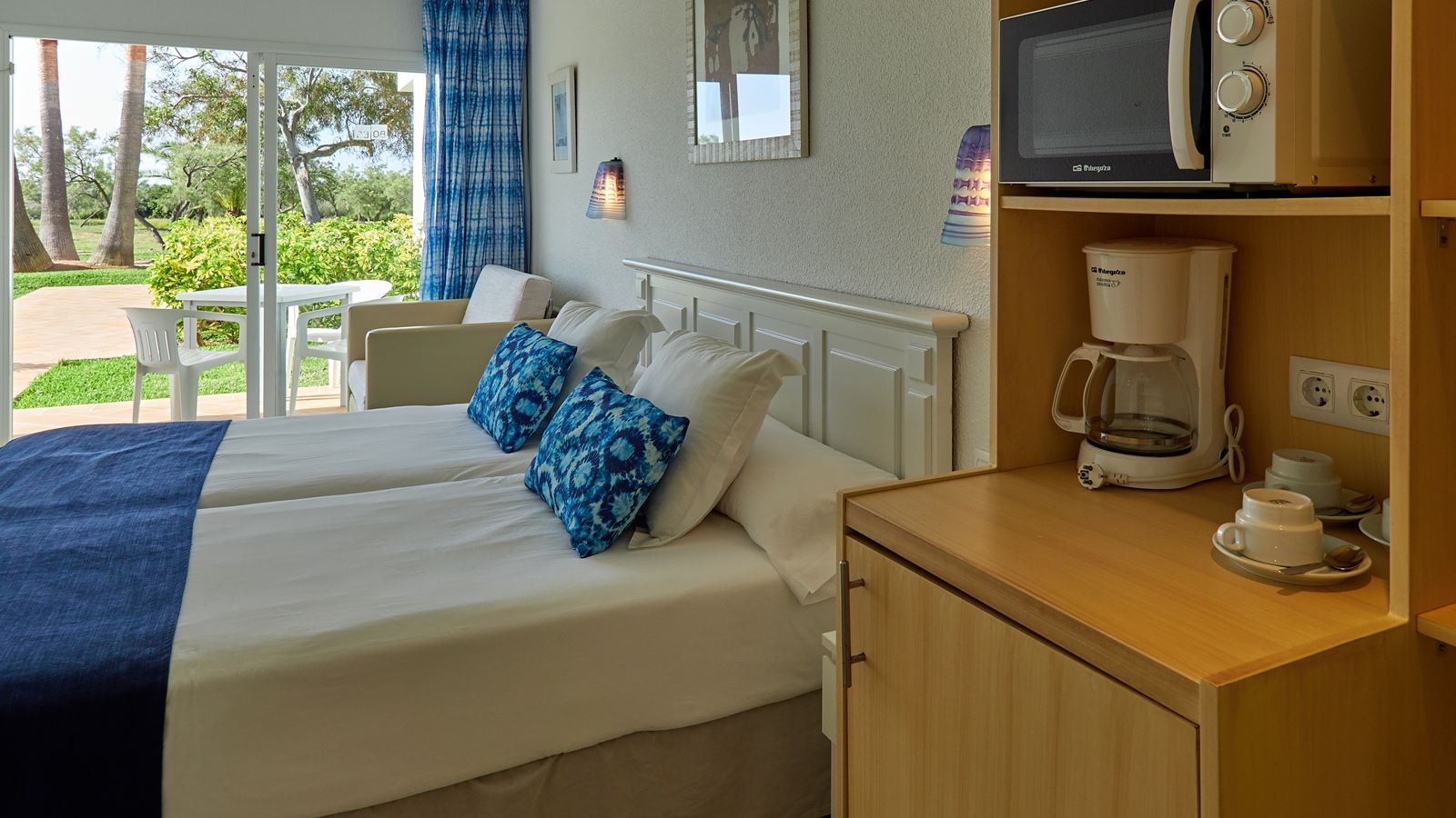 rooms-db--double-twin-room-balcony-or-terrace