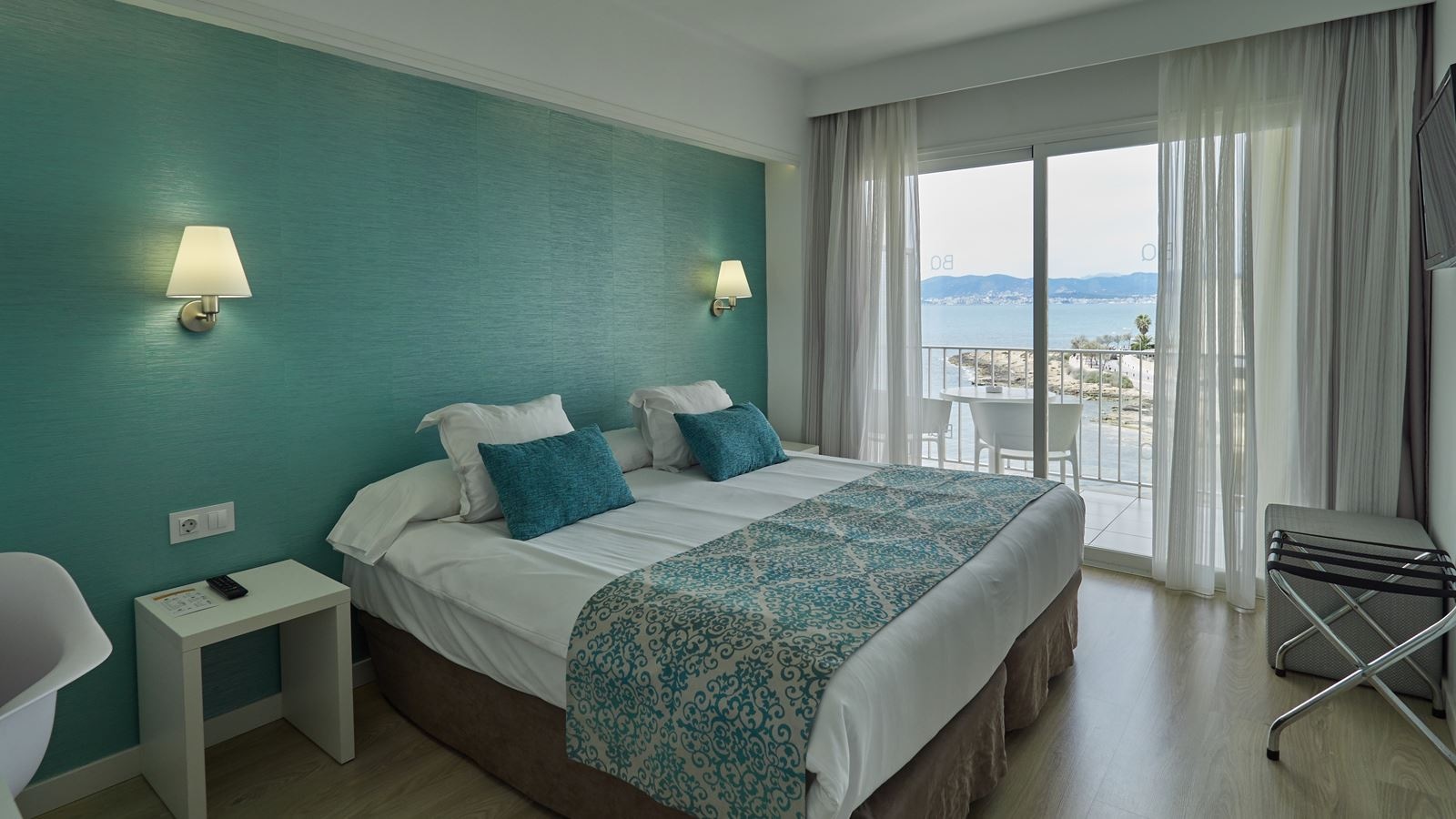 rooms-double-sea-view-balcony-or-terrace