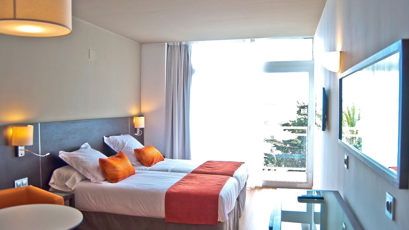 rooms-db--double-twin-room-balcony-or-terrace