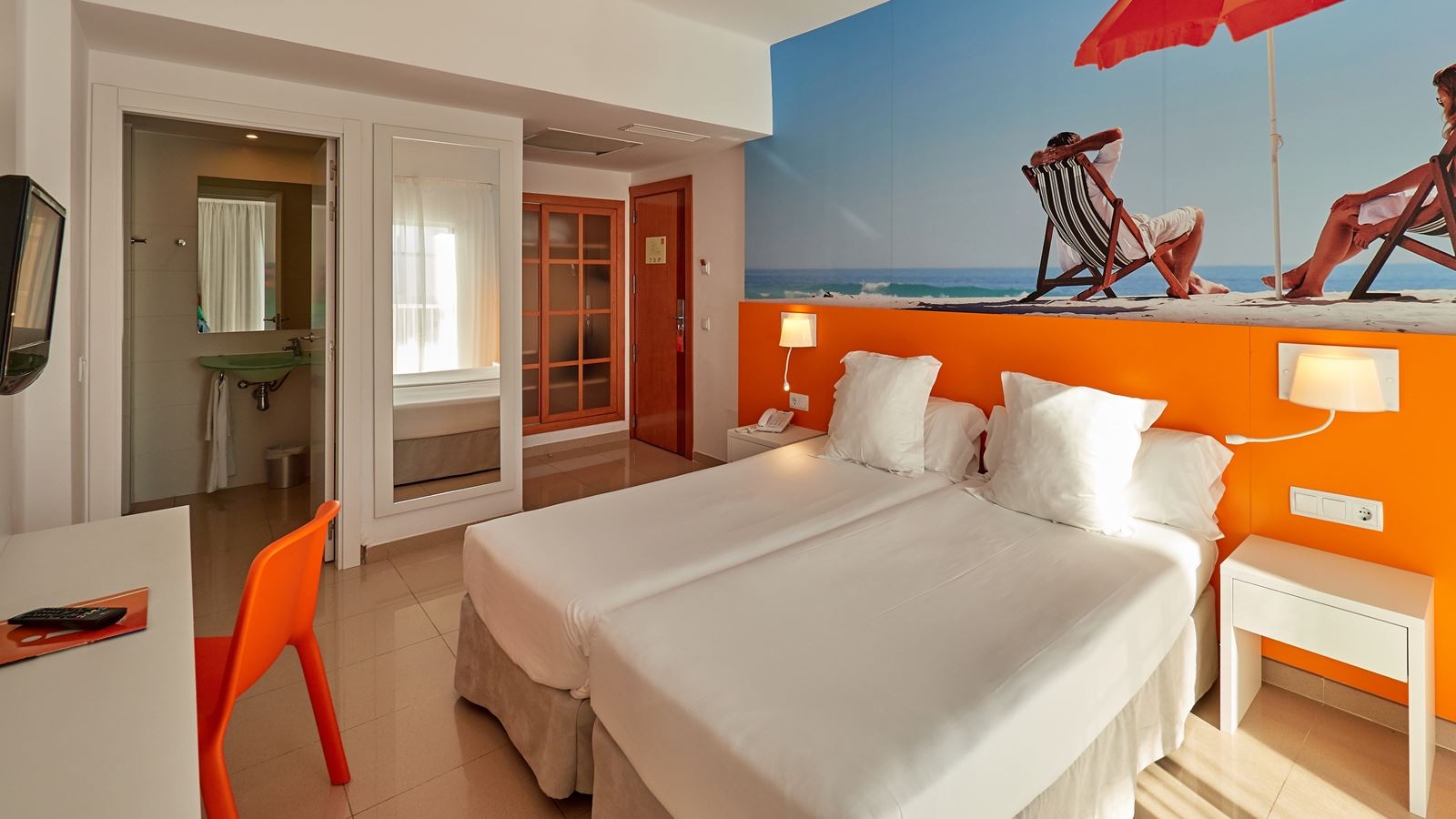 rooms-db--twin-room-balcony-or-terrace