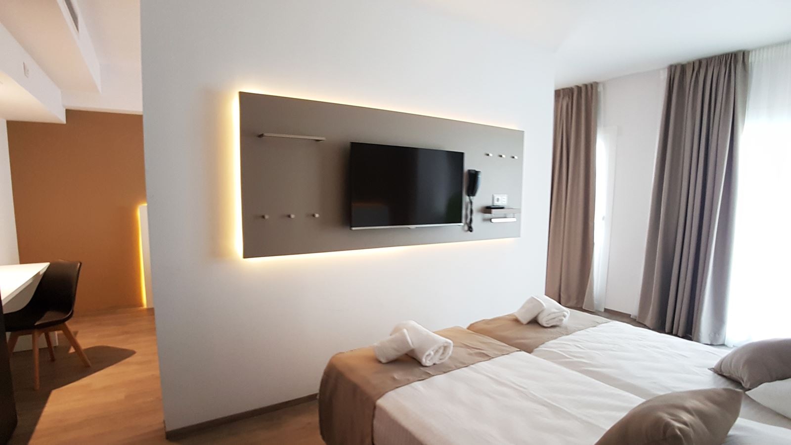 rooms-db--double-room-balcony-or-terrace