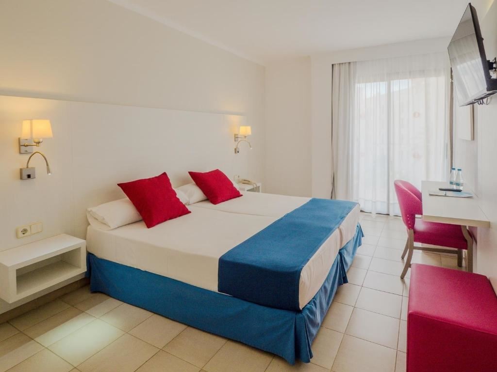 rooms-db--twin-room-with-balcony-or-terrace