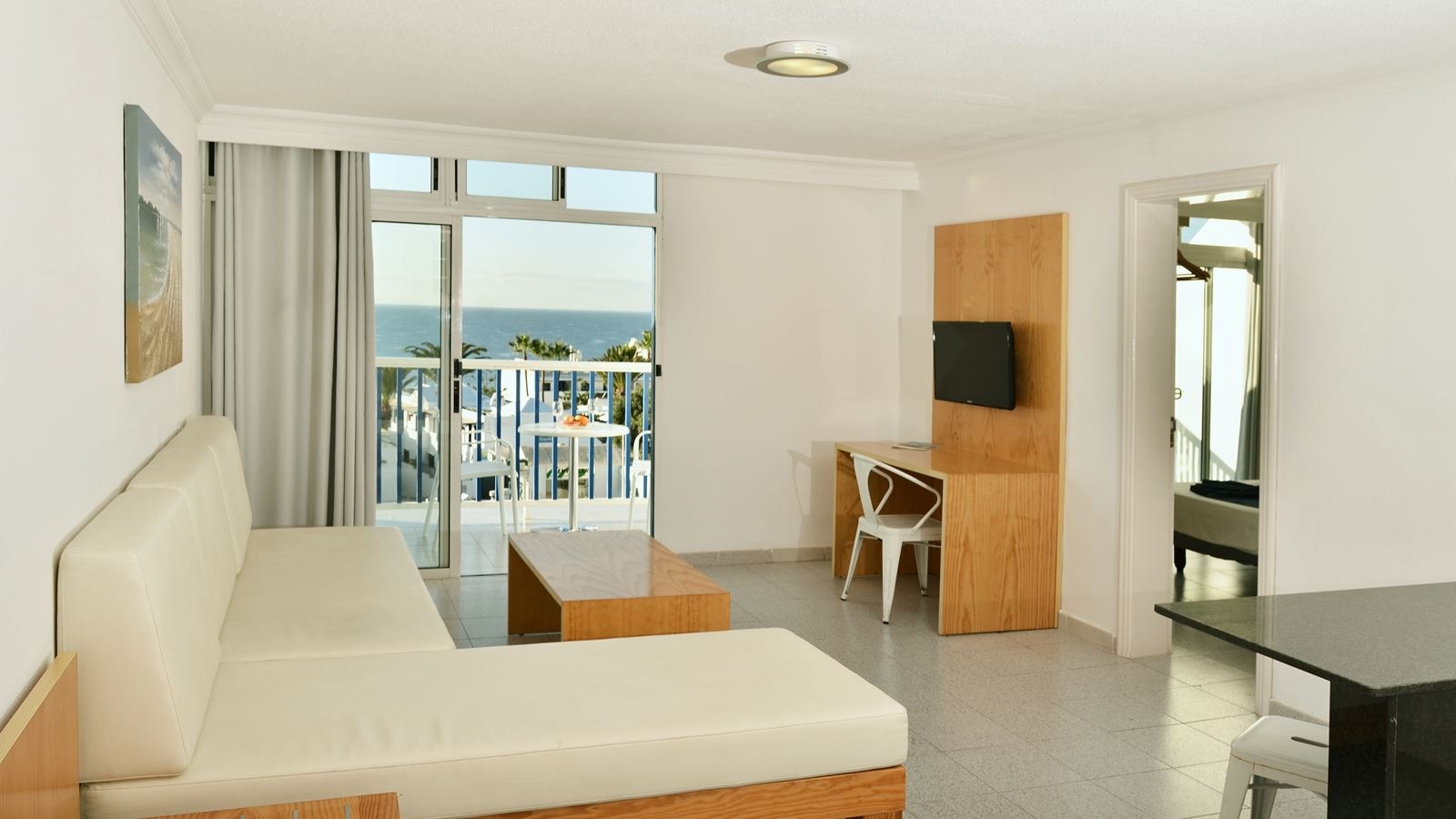 rooms-1-bedroom-apartment--sea-view-balcony