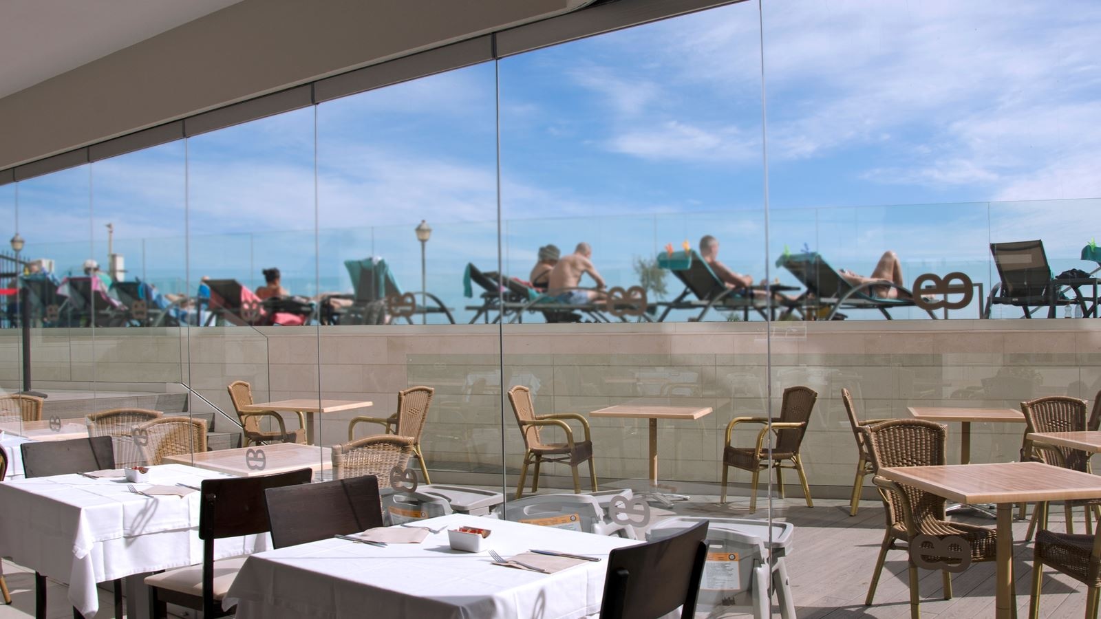 restaurants-restaurant