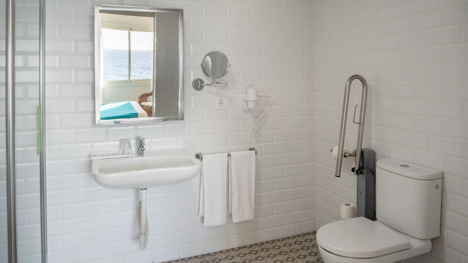 rooms-double-bedroom-sea-view-balcony-or-terrace