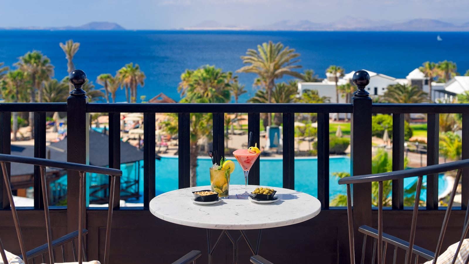 rooms-privilege-balcony-or-terrace