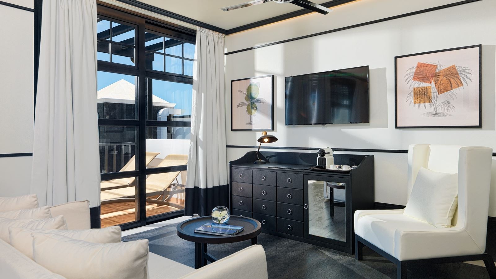 rooms-privilege-balcony-or-terrace