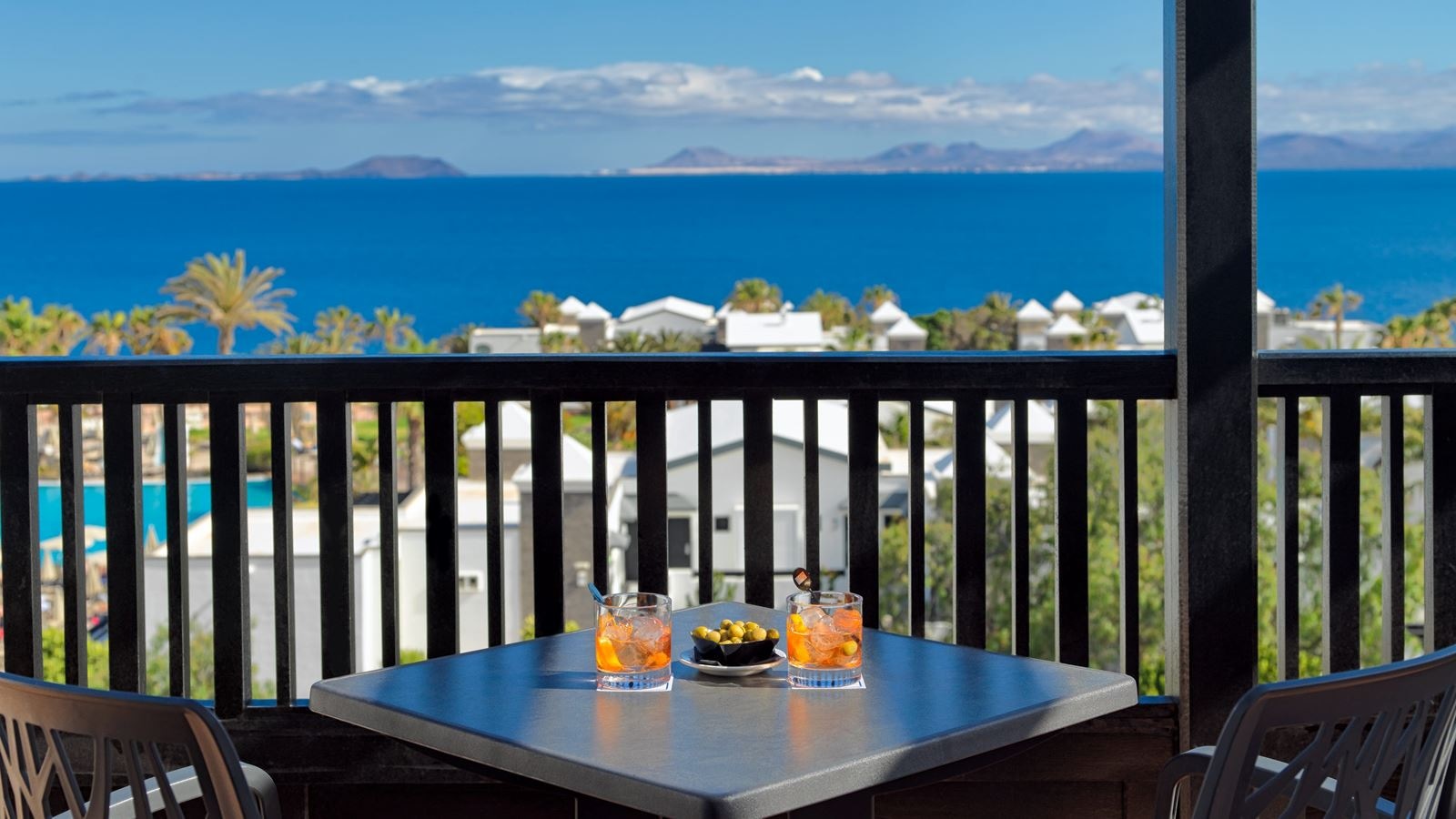 rooms-superior-deluxe-balcony-or-terrace