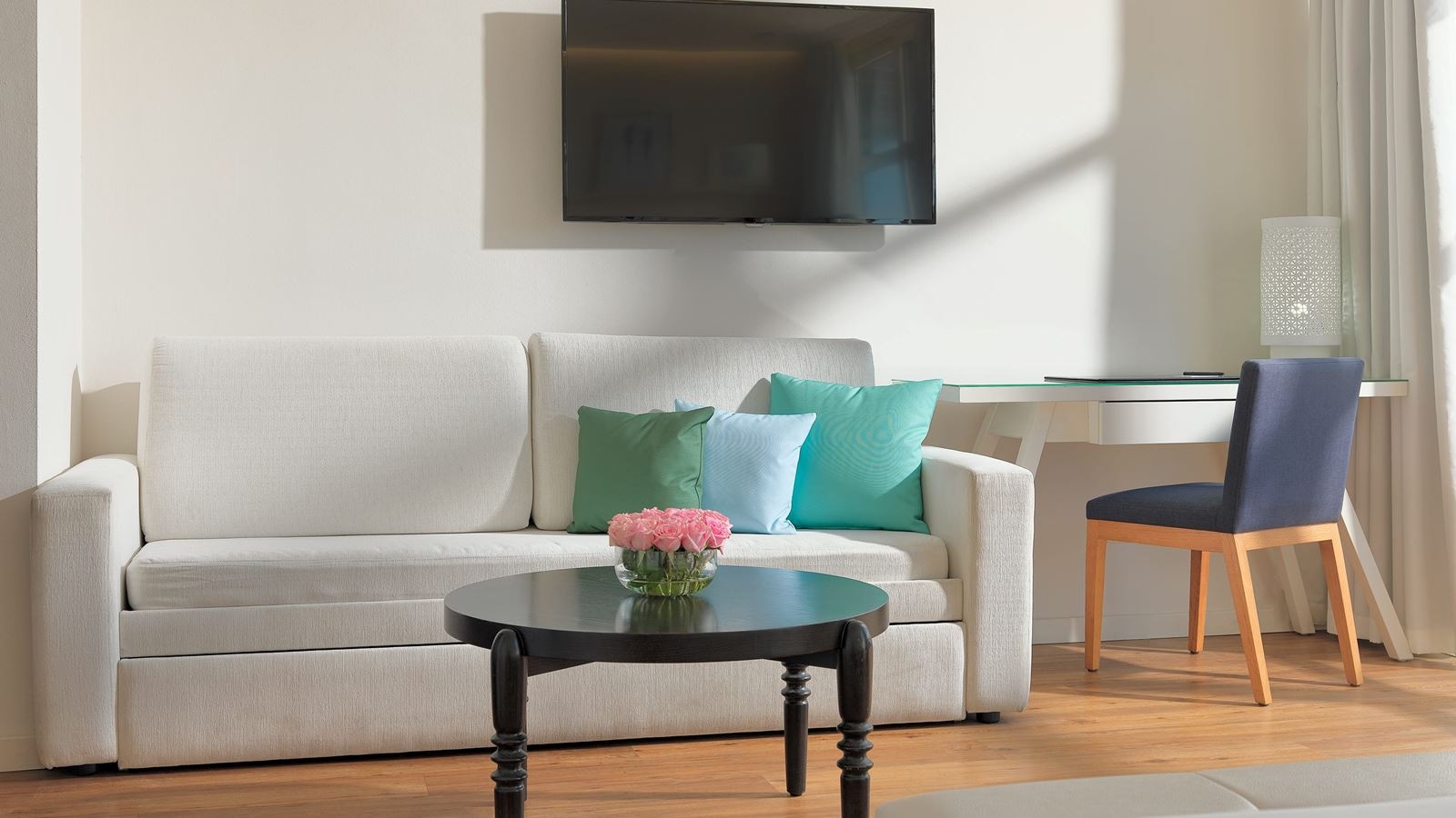 rooms-superior-deluxe-balcony-or-terrace