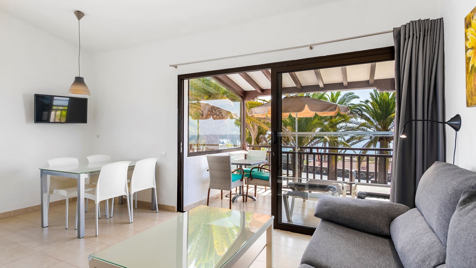 rooms-1-bedroom-apartment-sea-side-with-balcony