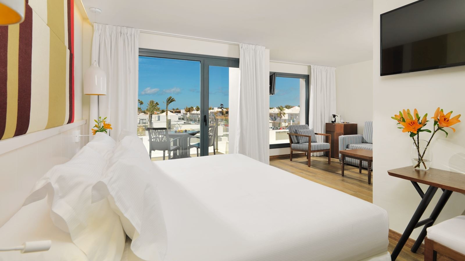 rooms-junior-suite-balcony-or-terrace